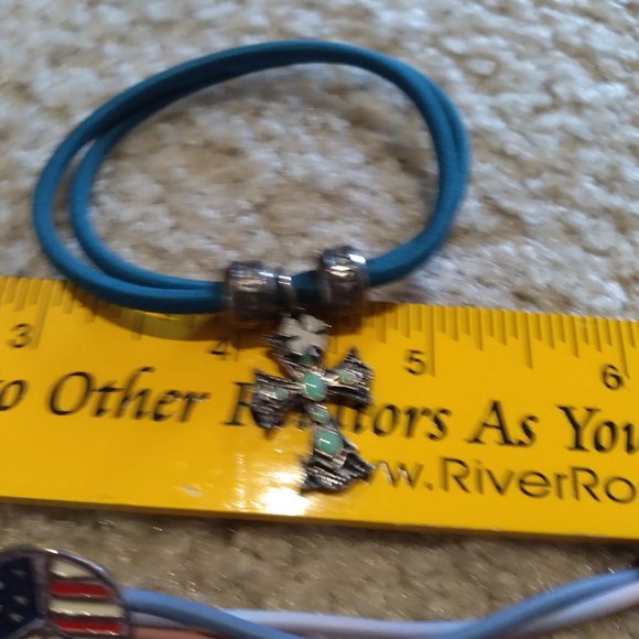 2 Bracelets - Picture 6 of 6